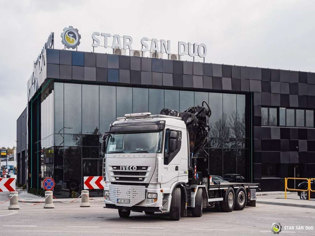 Iveco STRALIS AS320S50Y 8x2 HMF 8520-0K6 FLY JIB Winc - Darus autó: 5 kép. Iveco STRALIS AS320S50Y 8x2 HMF 8520-0K6 FLY JIB Winc - Darus autó: 5 kép.