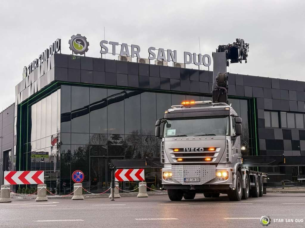 Iveco STRALIS AS320S50Y 8x2 HMF 8520-0K6 FLY JIB Winc - Darus autó: 4 kép. Iveco STRALIS AS320S50Y 8x2 HMF 8520-0K6 FLY JIB Winc - Darus autó: 4 kép.