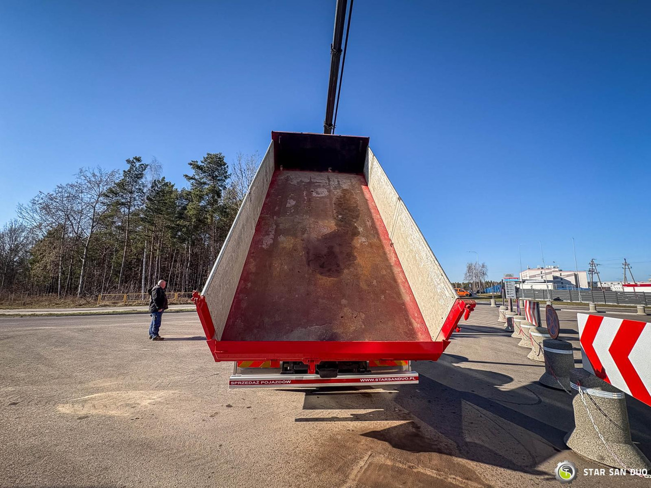 - Darus autó: 4 kép. - Darus autó: 4 kép.