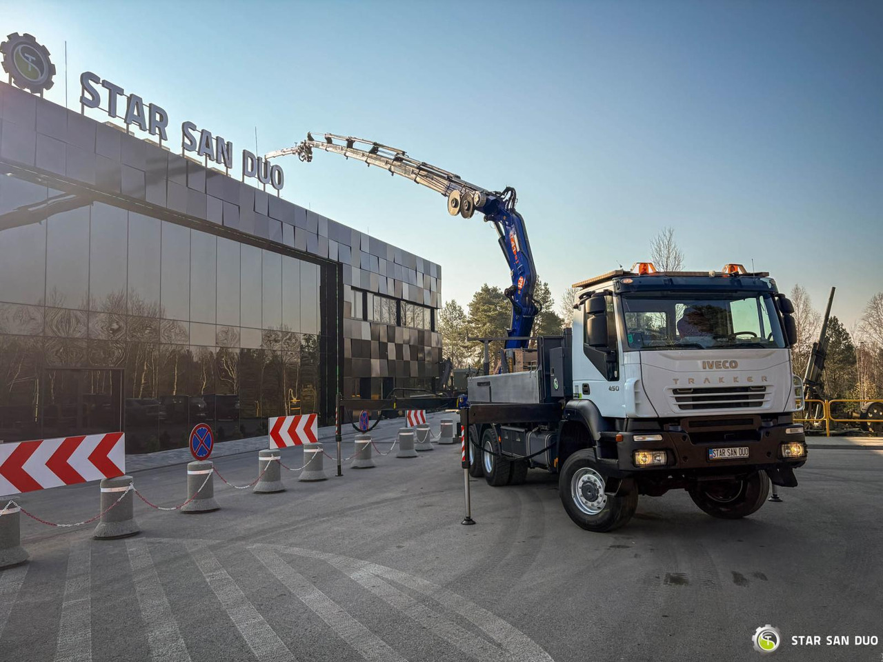 - Darus autó: 3 kép. - Darus autó: 3 kép.