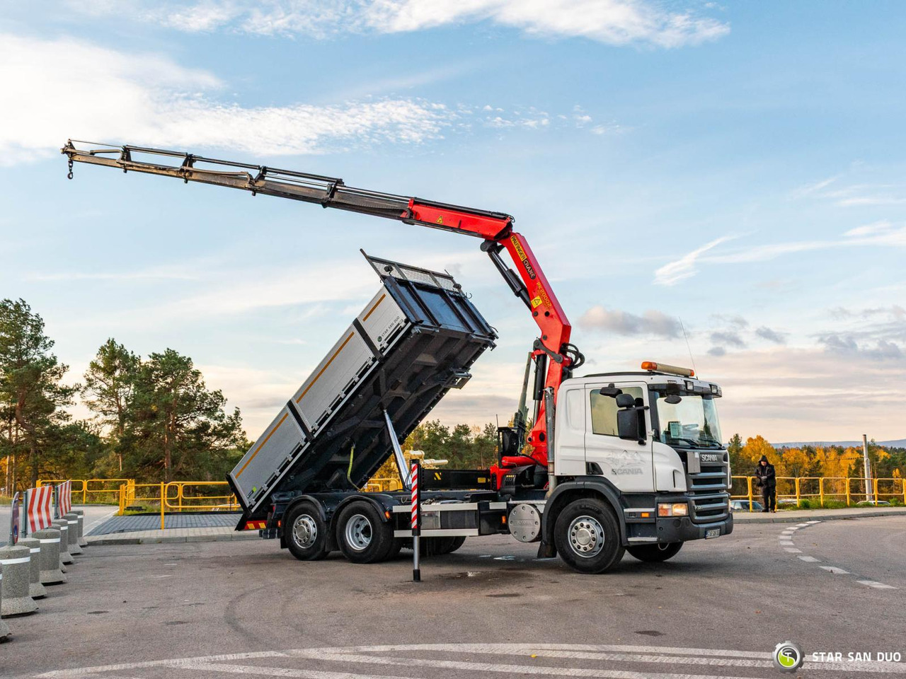 - Darus autó: 4 kép. - Darus autó: 4 kép.