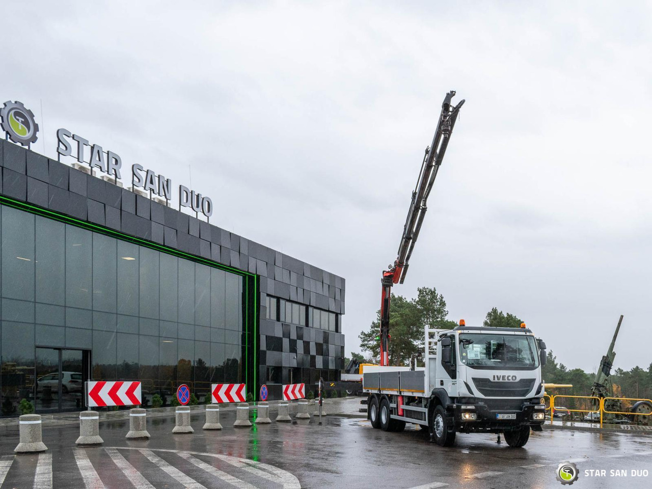 - Darus autó: 4 kép. - Darus autó: 4 kép.