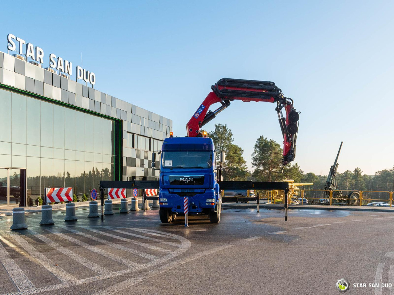 - Darus autó: 4 kép. - Darus autó: 4 kép.