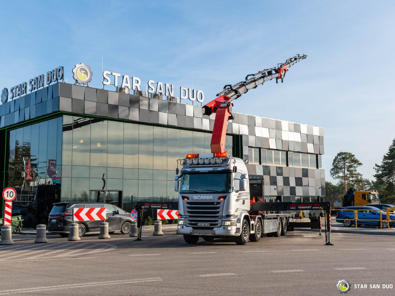 - Darus autó: 5 kép. - Darus autó: 5 kép.