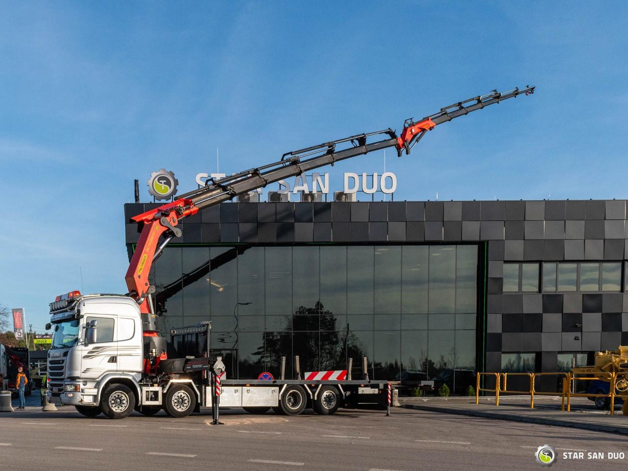 - Darus autó: 4 kép. - Darus autó: 4 kép.