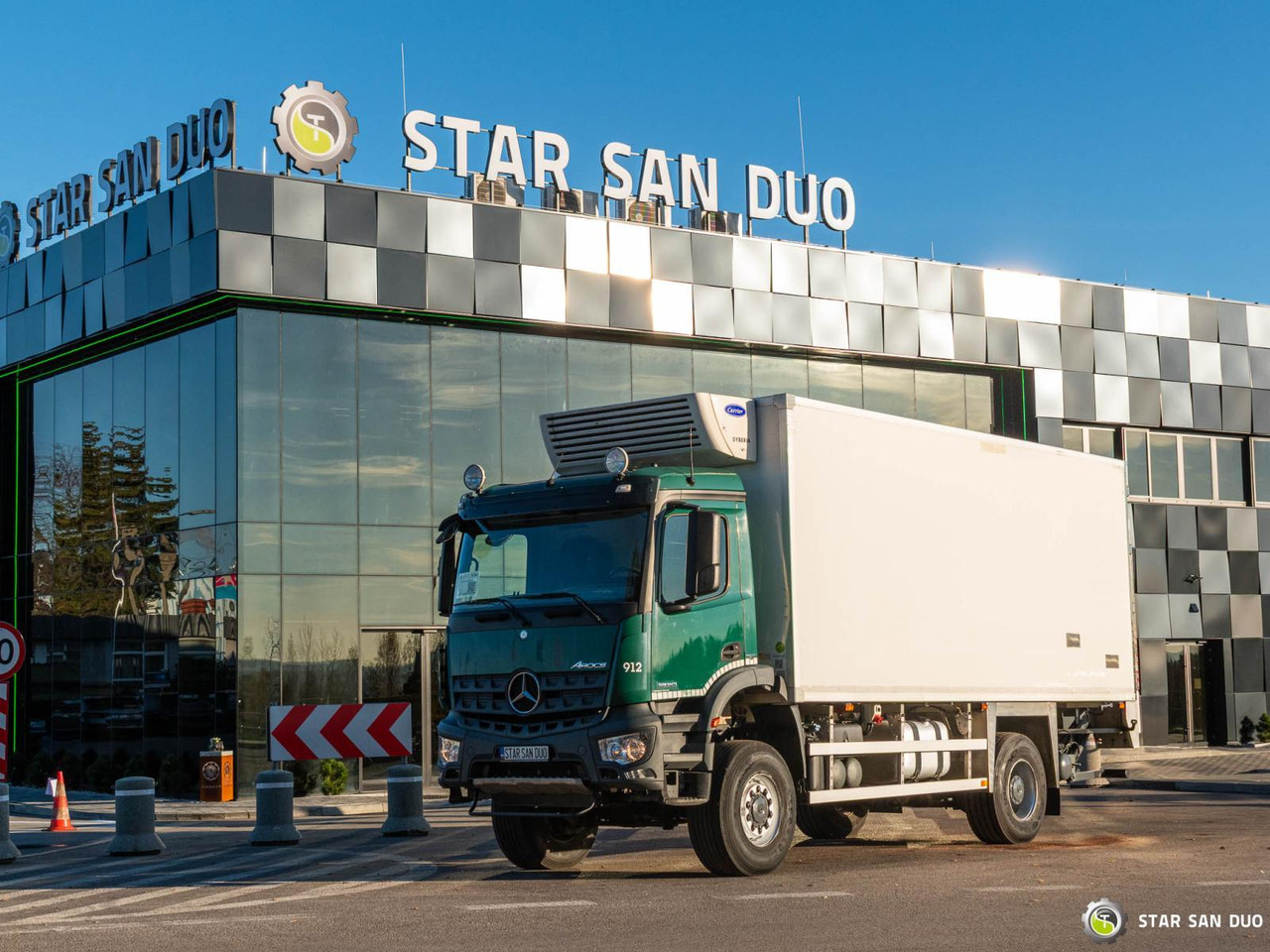 - Alvaz teherautó: 1 kép. - Alvaz teherautó: 1 kép.