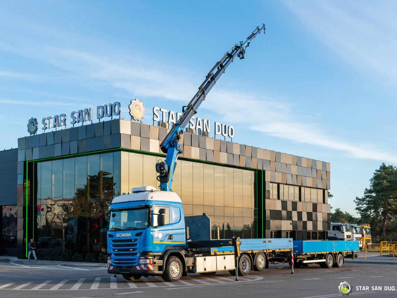 - Darus autó: 5 kép. - Darus autó: 5 kép.