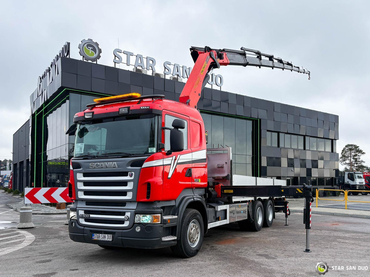 - Darus autó: 4 kép. - Darus autó: 4 kép.