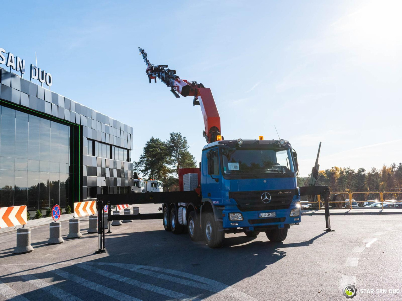 - Darus autó: 4 kép. - Darus autó: 4 kép.