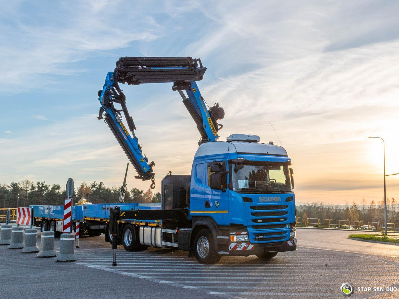 - Darus autó: 2 kép. - Darus autó: 2 kép.