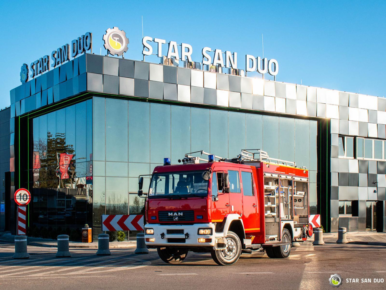 - Tűzoltóautó: 3 kép. - Tűzoltóautó: 3 kép.