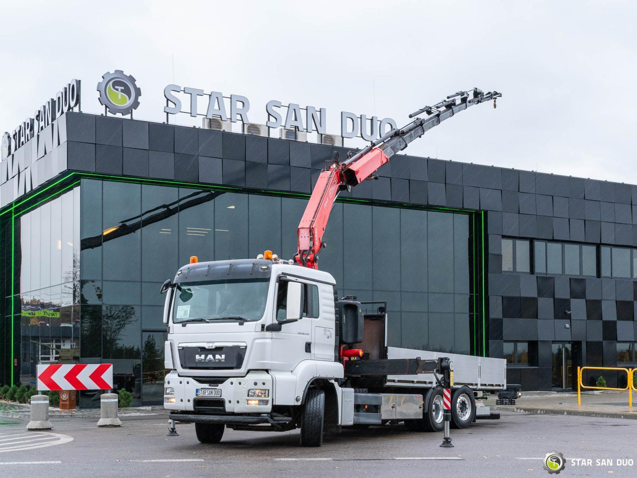 - Darus autó: 5 kép. - Darus autó: 5 kép.