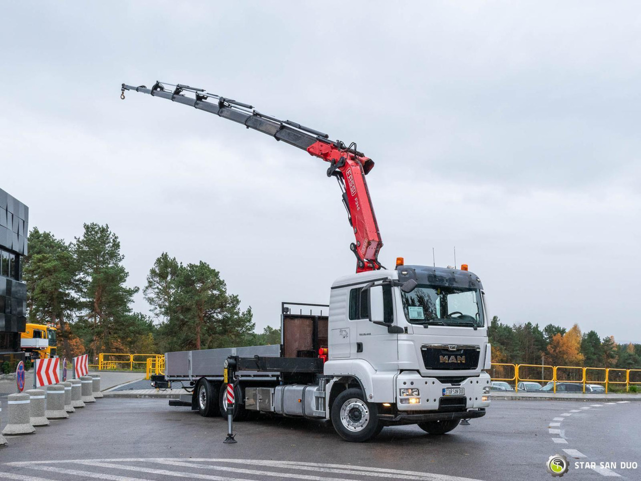 - Darus autó: 4 kép. - Darus autó: 4 kép.