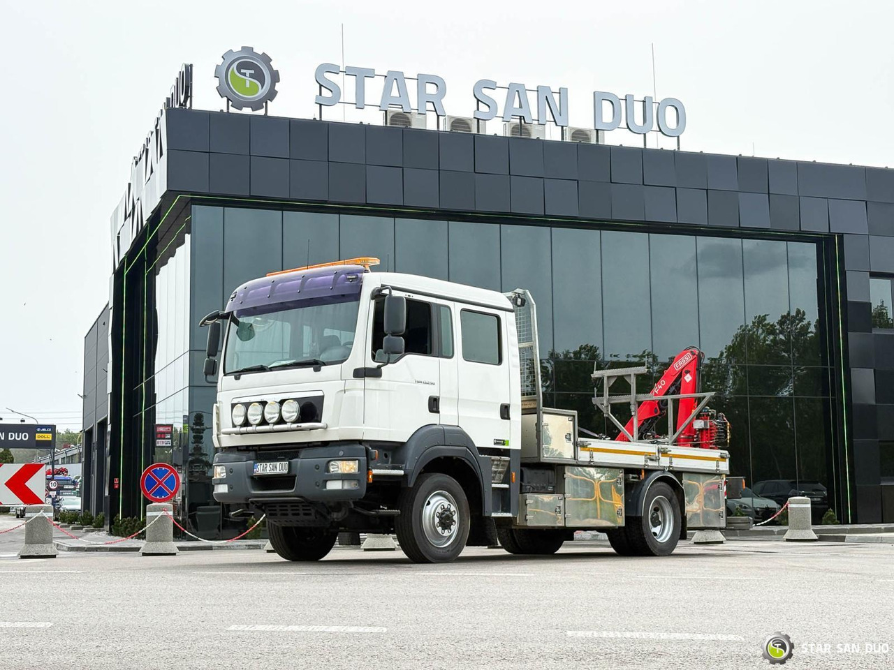 - Darus autó: 2 kép. - Darus autó: 2 kép.