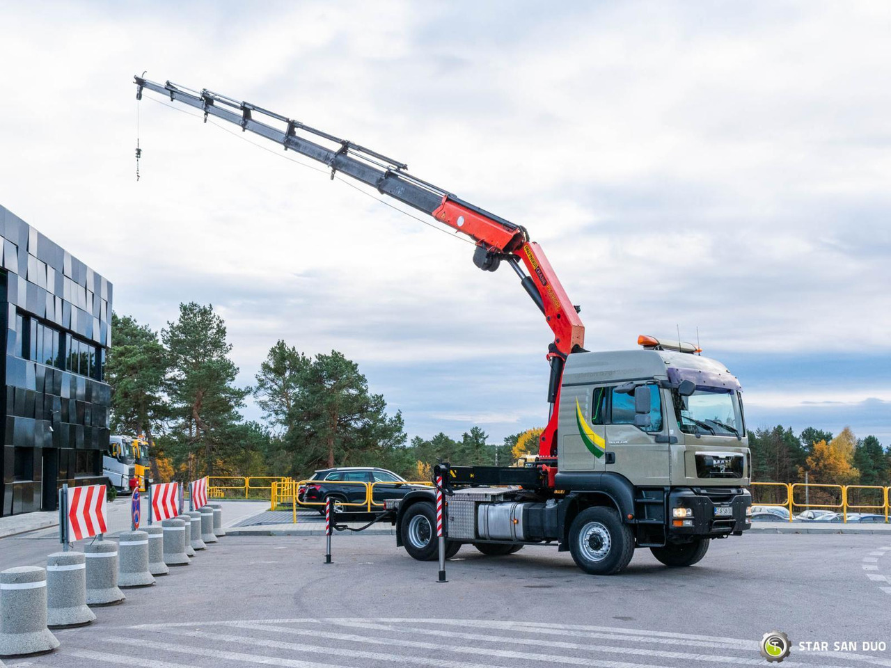 - Darus autó: 2 kép. - Darus autó: 2 kép.