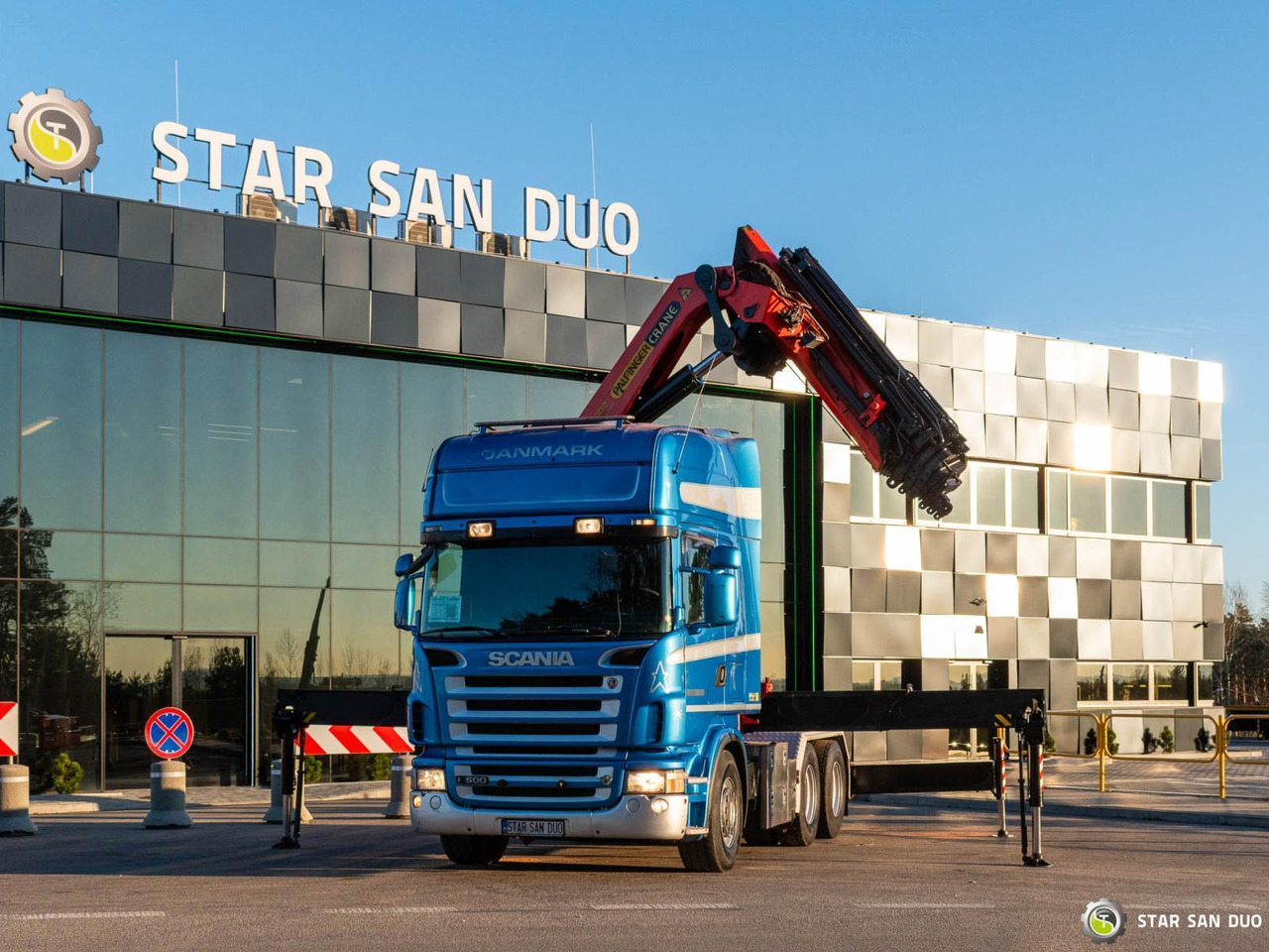 - Darus autó: 4 kép. - Darus autó: 4 kép.