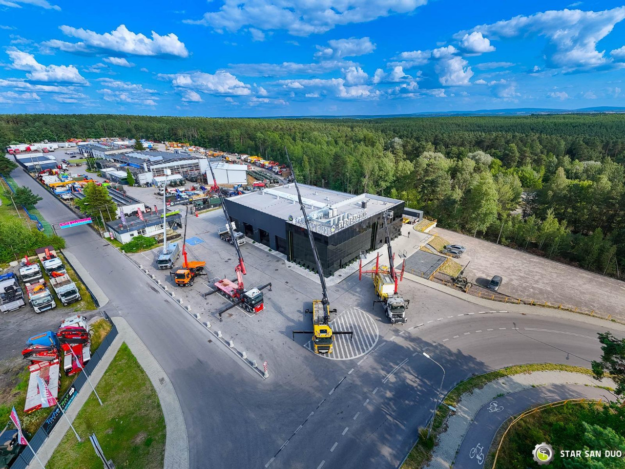 - Darus autó: 5 kép. - Darus autó: 5 kép.