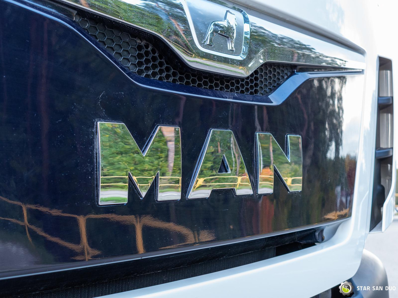 - Darus autó: 5 kép. - Darus autó: 5 kép.