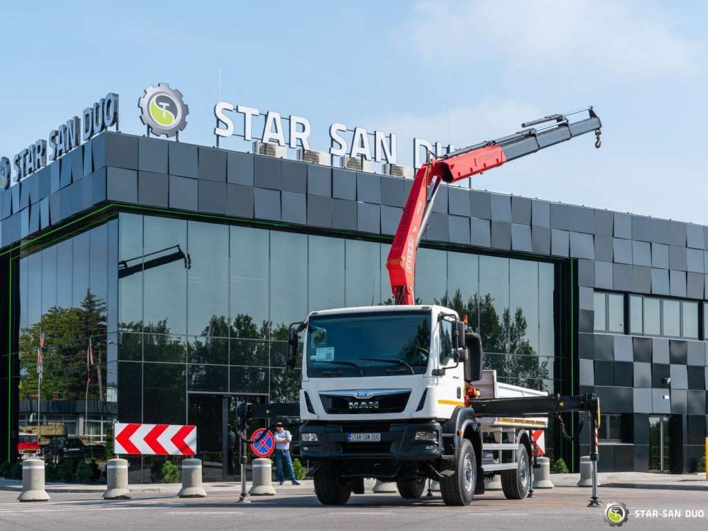 MAN TGM 18.250 4x4 Fassi F215A.0.23 Active HDS Cran - Darus autó: 1 kép. MAN TGM 18.250 4x4 Fassi F215A.0.23 Active HDS Cran - Darus autó: 1 kép.