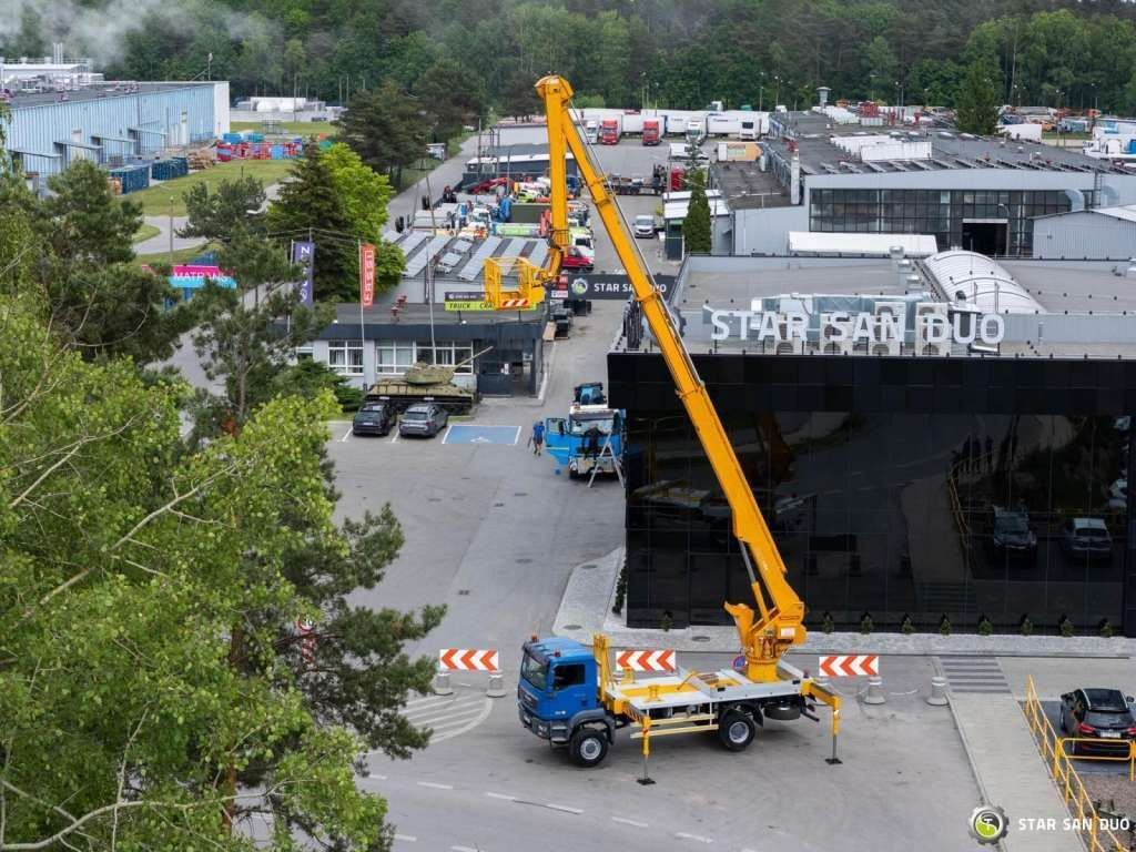 MAN TGM 18.330 4x4 MULTITEL J335 Truck Mounted Lift - Emelőkosaras teherautó: 1 kép. MAN TGM 18.330 4x4 MULTITEL J335 Truck Mounted Lift - Emelőkosaras teherautó: 1 kép.