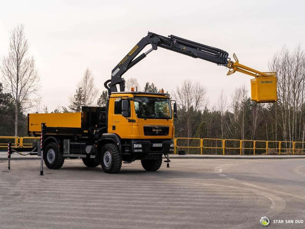 MAN TGM 18.340 4x4 PALFINGER PK 20002 CRANE BASKET MAN TGM 18.340 4x4 PALFINGER PK 20002 CRANE BASKET - Darus autó, Platós teherautó: 2 kép. MAN TGM 18.340 4x4 PALFINGER PK 20002 CRANE BASKET MAN TGM 18.340 4x4 PALFINGER PK 20002 CRANE BASKET - Darus autó, Platós teherautó: 2 kép.