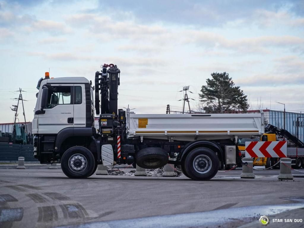 Billenőplatós teherautó MAN  TGS 18.360 4x4 HIAB 144 E-4 Crane Kipper: 15 kép.