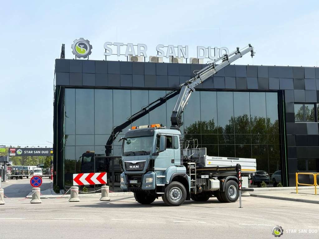 MAN TGS 18.480 4x4 HIAB 188 E-4 CRANE KIPPER EURO 6 MAN TGS 18.480 4x4 HIAB 188 E-4 CRANE KIPPER EURO 6 - Billenőplatós teherautó: 3 kép. MAN TGS 18.480 4x4 HIAB 188 E-4 CRANE KIPPER EURO 6 MAN TGS 18.480 4x4 HIAB 188 E-4 CRANE KIPPER EURO 6 - Billenőplatós teherautó: 3 kép.