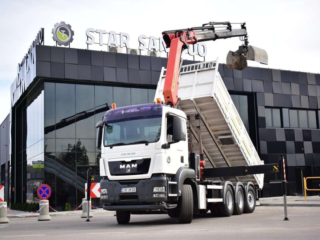 MAN TGS 35.400 8X4 PALFINGER PK 33002 CRANE KIPPER - Darus autó: 2 kép. MAN TGS 35.400 8X4 PALFINGER PK 33002 CRANE KIPPER - Darus autó: 2 kép.