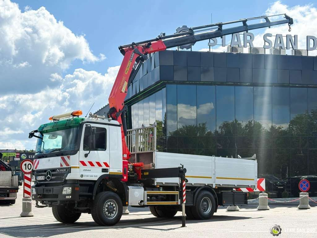 Mercedes-Benz ACTROS 2044A 4x4 Palfinger PK 20002 hds Crane - Darus autó: 3 kép. Mercedes-Benz ACTROS 2044A 4x4 Palfinger PK 20002 hds Crane - Darus autó: 3 kép.