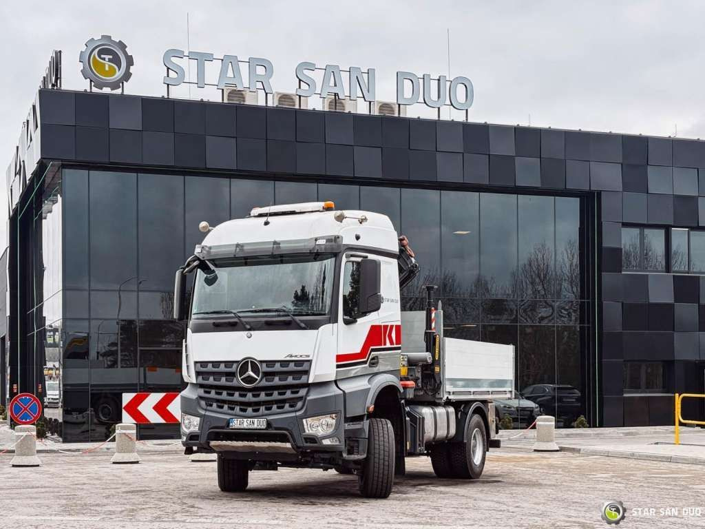 Mercedes-Benz AROCS 1851 4x4 PALFINGER PK 20002 Crane Kran - Darus autó: 2 kép. Mercedes-Benz AROCS 1851 4x4 PALFINGER PK 20002 Crane Kran - Darus autó: 2 kép.