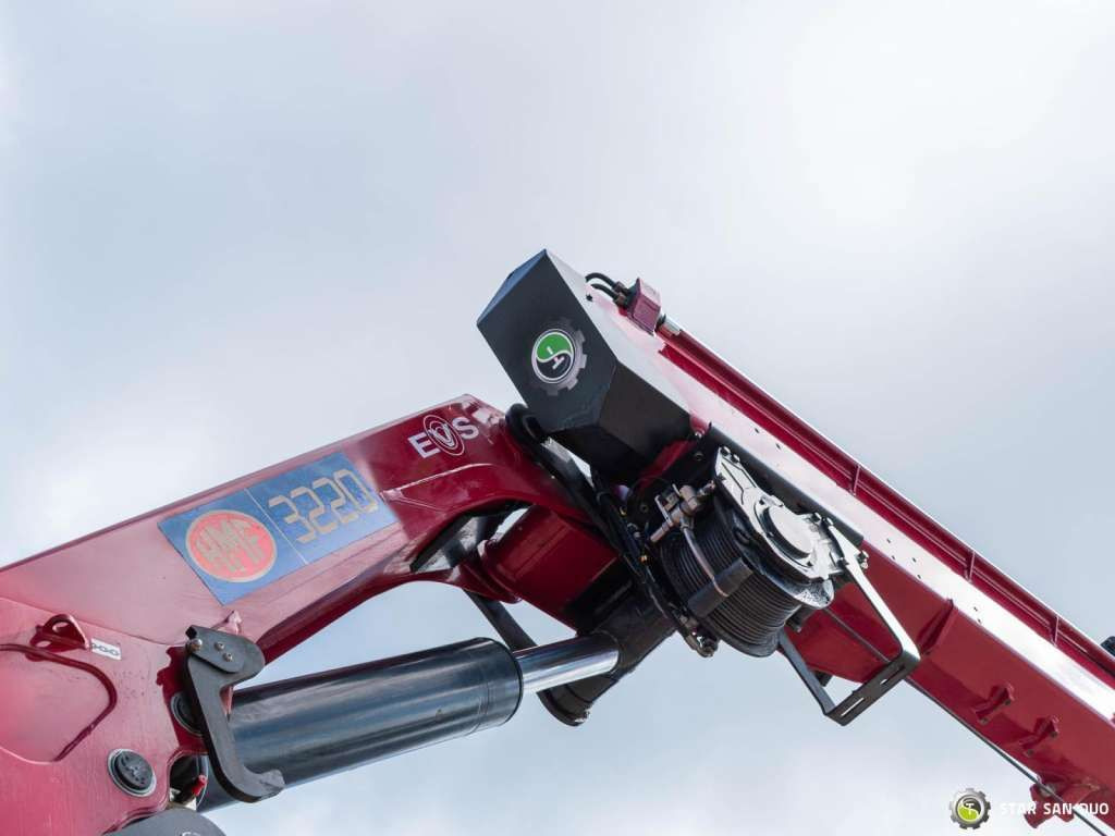 Billenőplatós teherautó Mercedes-Benz  AROCS 3345 6x6 HMF 3220 Winch Crane Tipper: 24 kép.