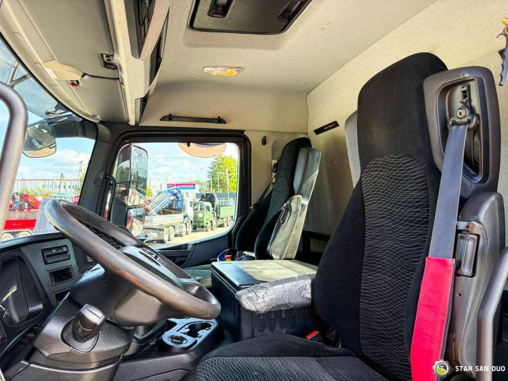 Billenőplatós teherautó Mercedes-Benz  AROCS 3345 6x6 HMF 3220 Winch Crane Tipper: 11 kép.