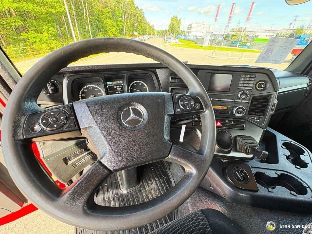 Billenőplatós teherautó Mercedes-Benz  AROCS 3345 6x6 HMF 3220 Winch Crane Tipper: 29 kép.