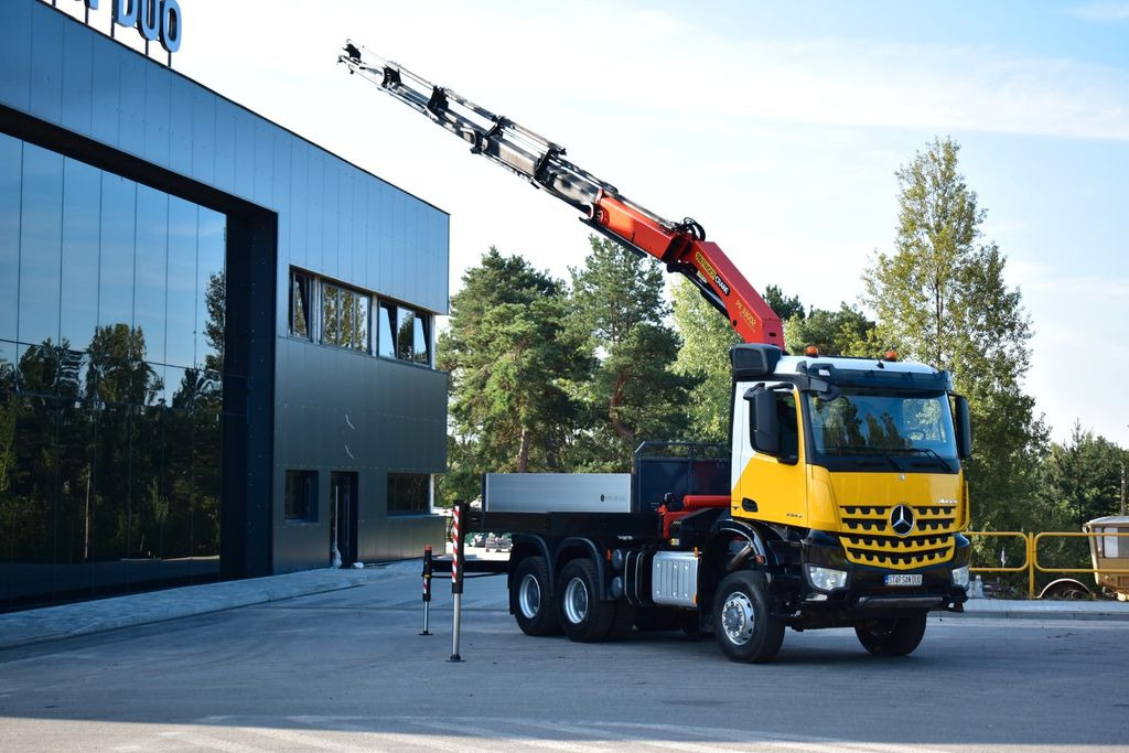 Mercedes-Benz AROCS 3345 6x6 PALFINGER PK 33002 EURO 6 KRAN - Darus autó, Platós teherautó: 1 kép. Mercedes-Benz AROCS 3345 6x6 PALFINGER PK 33002 EURO 6 KRAN - Darus autó, Platós teherautó: 1 kép.