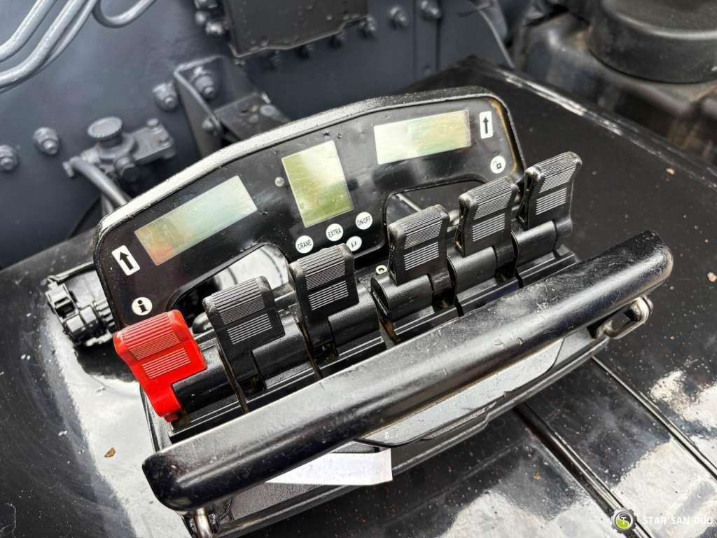 Darus autó Mercedes-Benz  Actros 1841 AK 4x4 Hiab 288E-7 Crane Kipper: 28 kép.