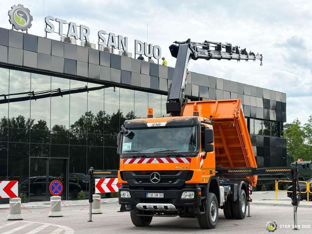 Mercedes-Benz Actros 1841 AK 4x4 Hiab 288E-7 Crane Kipper - Darus autó: 5 kép. Mercedes-Benz Actros 1841 AK 4x4 Hiab 288E-7 Crane Kipper - Darus autó: 5 kép.