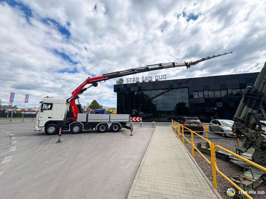 DAF XF 105.510 8x4 FASSI F800 XP Crane Fifth wheel - Nyergesvontató: 3 kép. DAF XF 105.510 8x4 FASSI F800 XP Crane Fifth wheel - Nyergesvontató: 3 kép.