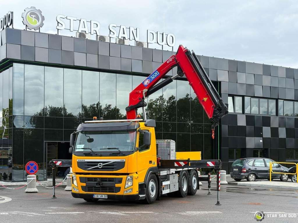 Volvo FM 460 6x4x4 HMF 3220 Crane HDS - Nyergesvontató: 3 kép. Volvo FM 460 6x4x4 HMF 3220 Crane HDS - Nyergesvontató: 3 kép.