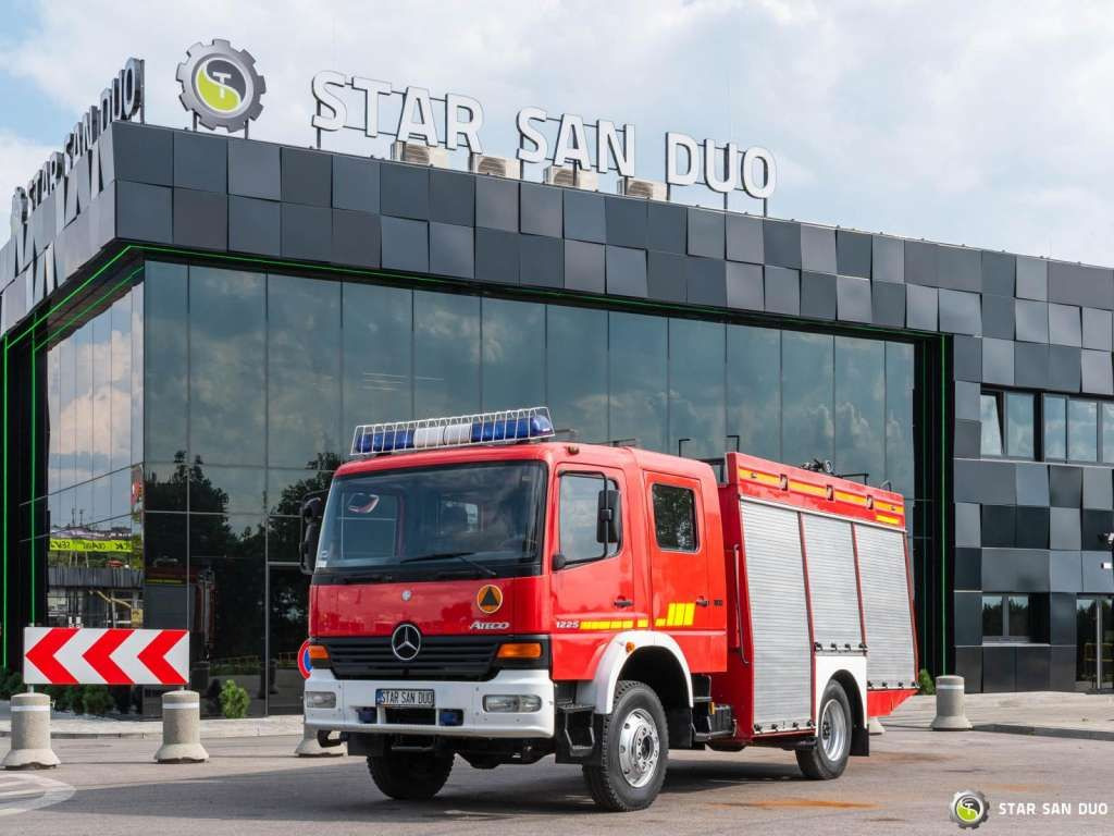 Mercedes-Benz 4x4 ATEGO 1225 CNBOP Fire Brigade - Teherautó: 1 kép. Mercedes-Benz 4x4 ATEGO 1225 CNBOP Fire Brigade - Teherautó: 1 kép.