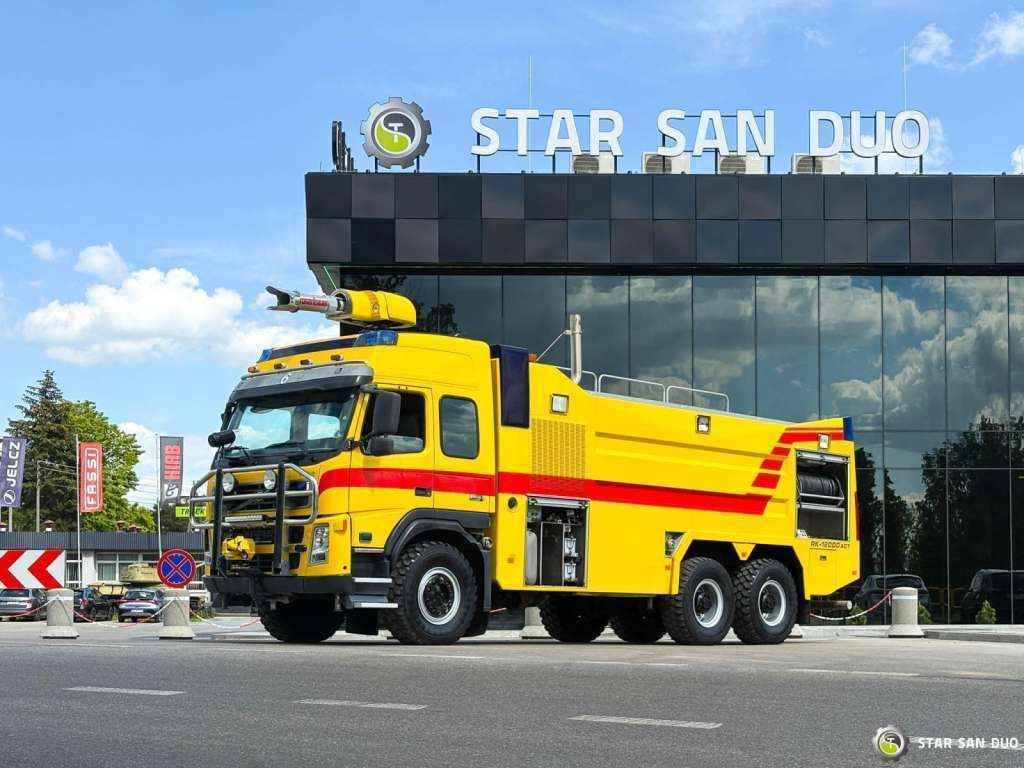 Volvo FM 460 6x6 Rosenbauer Fire Truck LSP Water Tank - Teherautó: 5 kép. Volvo FM 460 6x6 Rosenbauer Fire Truck LSP Water Tank - Teherautó: 5 kép.