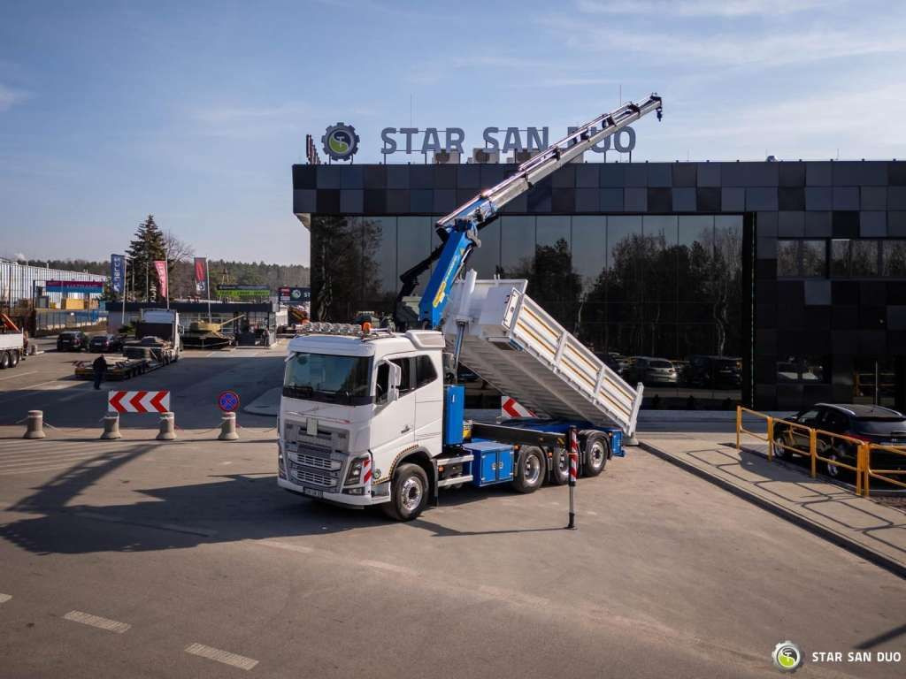 Volvo FH 16.550 8x4 Palfinger PK 34002-SH Crane Kippe - Darus autó: 3 kép. Volvo FH 16.550 8x4 Palfinger PK 34002-SH Crane Kippe - Darus autó: 3 kép.