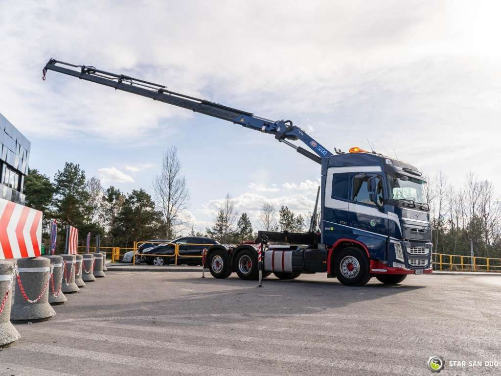 Volvo FH 500 6x2 HMF 3220-K5 HDS Crane Euro 6 - Darus autó, Nyergesvontató: 3 kép. Volvo FH 500 6x2 HMF 3220-K5 HDS Crane Euro 6 - Darus autó, Nyergesvontató: 3 kép.