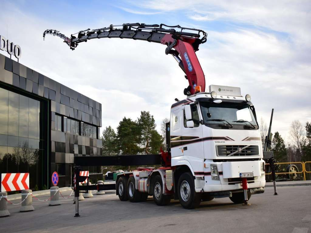 Volvo FH 520 8x2 EFFER 850 Fly Jib Winch 5th - Darus autó, Nyergesvontató: 3 kép. Volvo FH 520 8x2 EFFER 850 Fly Jib Winch 5th - Darus autó, Nyergesvontató: 3 kép.
