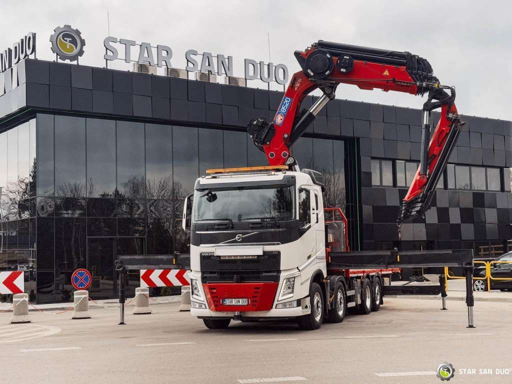 Volvo FH 550 8x2 HMF 8520 FLY JIB Winch Crane Euro 6 - Darus autó: 2 kép. Volvo FH 550 8x2 HMF 8520 FLY JIB Winch Crane Euro 6 - Darus autó: 2 kép.