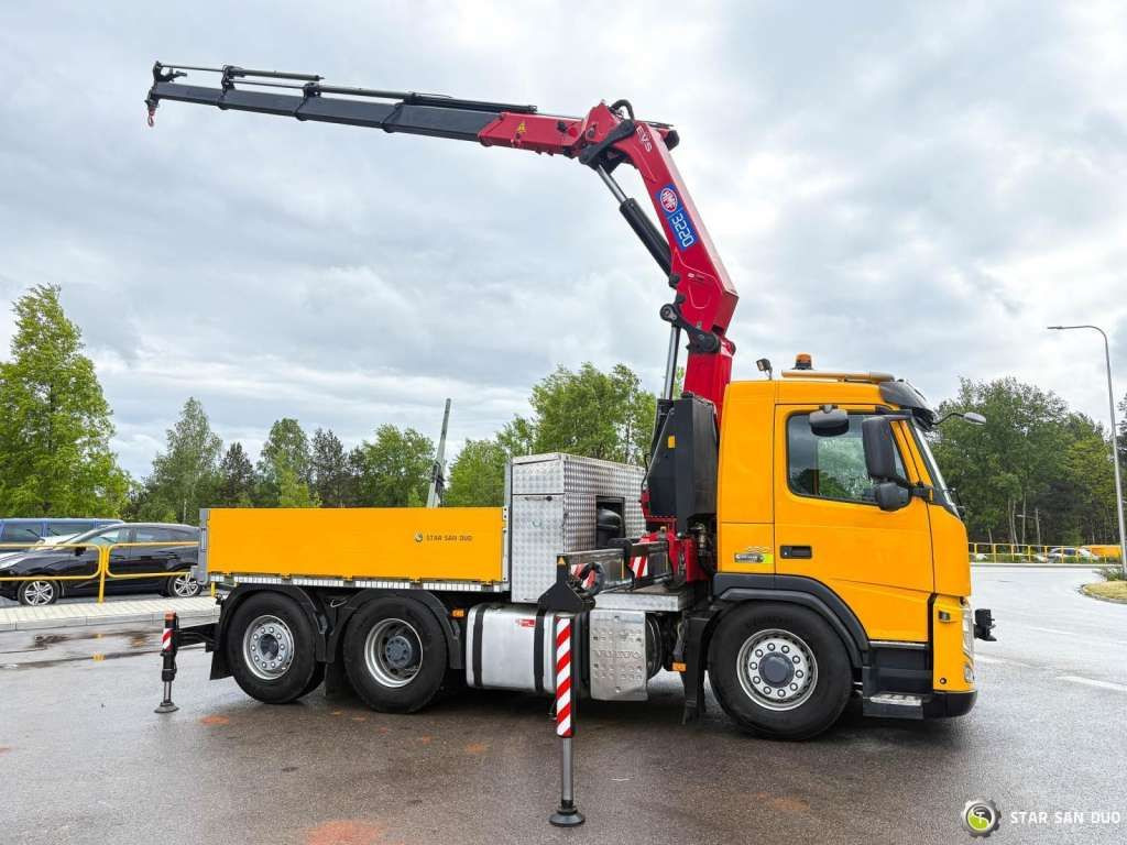 Volvo FM 460 6x4x4 HMF 3220 Crane HDS - Darus autó: 3 kép. Volvo FM 460 6x4x4 HMF 3220 Crane HDS - Darus autó: 3 kép.