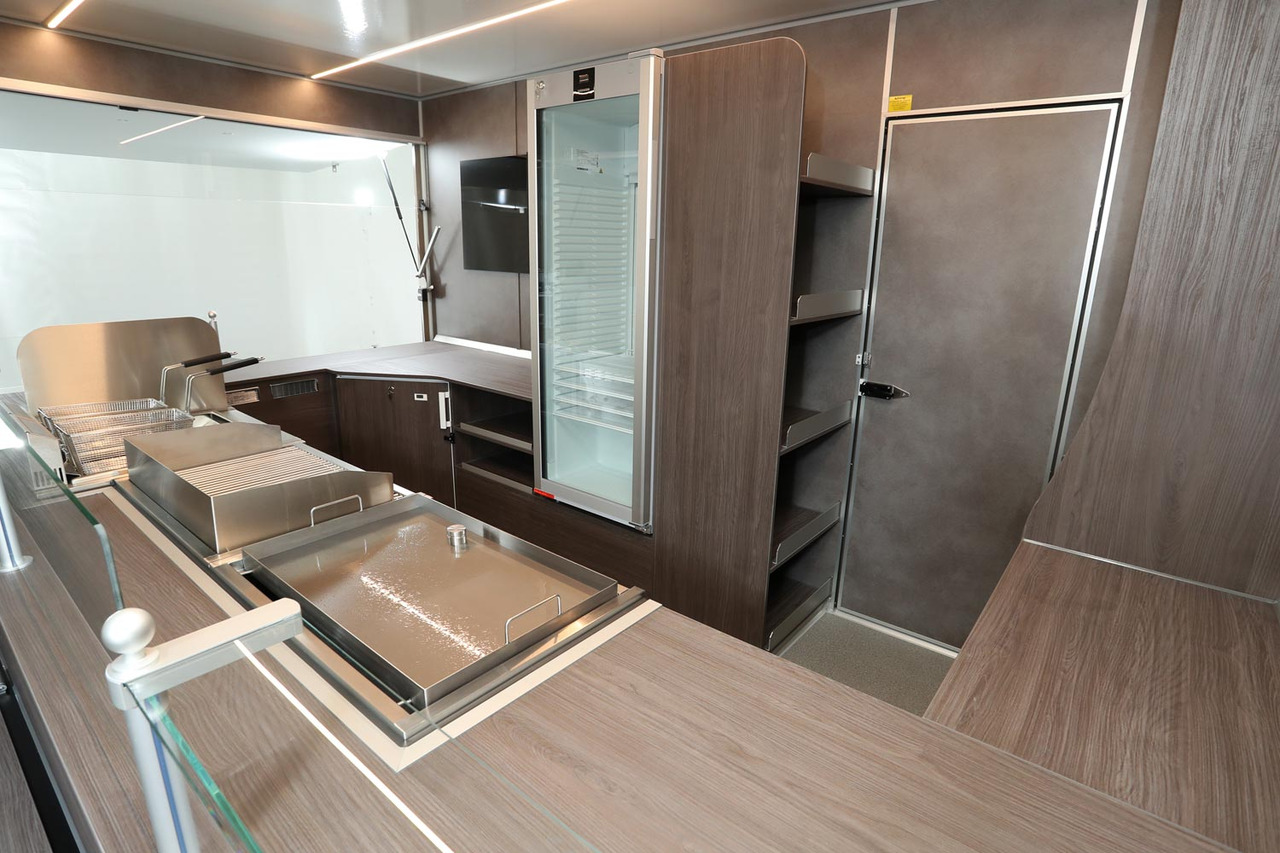 Mobil BORCO HÖHNS - Büféautó: 4 kép. Mobil BORCO HÖHNS - Büféautó: 4 kép.