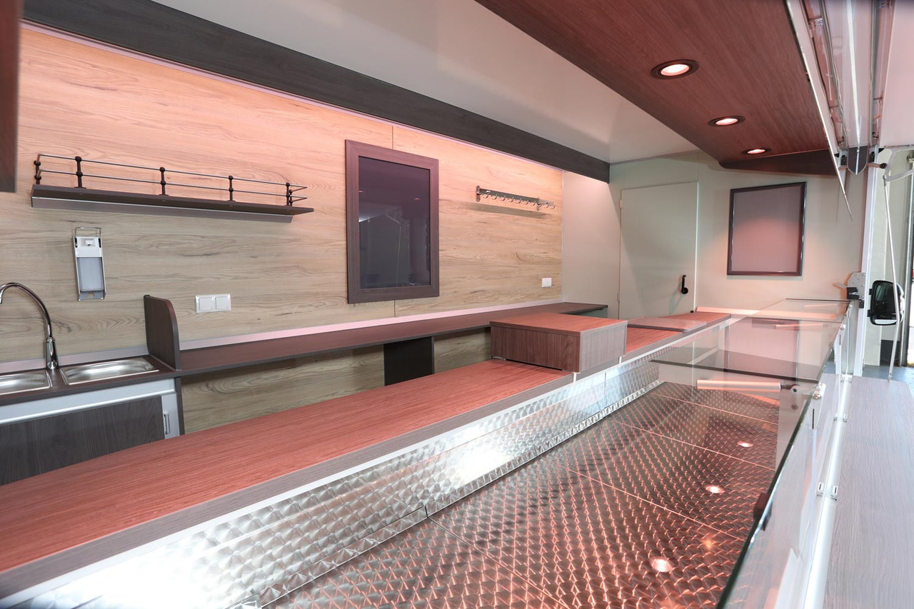 Mobil BORCO HÖHNS - Büféautó: 3 kép. Mobil BORCO HÖHNS - Büféautó: 3 kép.