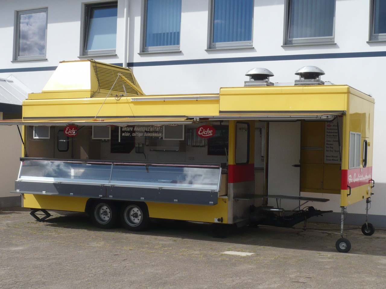 Verkaufsanhänger BORCO HÖHNS - Büfékocsi: 4 kép. Verkaufsanhänger BORCO HÖHNS - Büfékocsi: 4 kép.