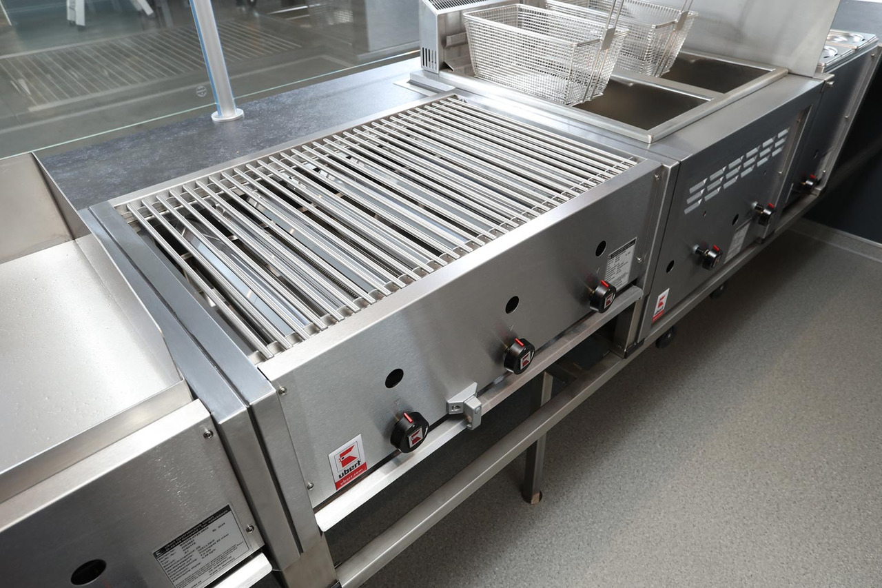 Verkaufsanhänger BORCO HÖHNS - Büfékocsi: 3 kép. Verkaufsanhänger BORCO HÖHNS - Büfékocsi: 3 kép.