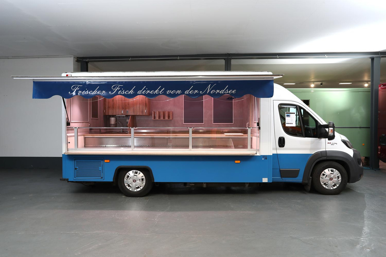 Wochenmarktmobil BORCO HÖHNS - Büféautó: 4 kép. Wochenmarktmobil BORCO HÖHNS - Büféautó: 4 kép.